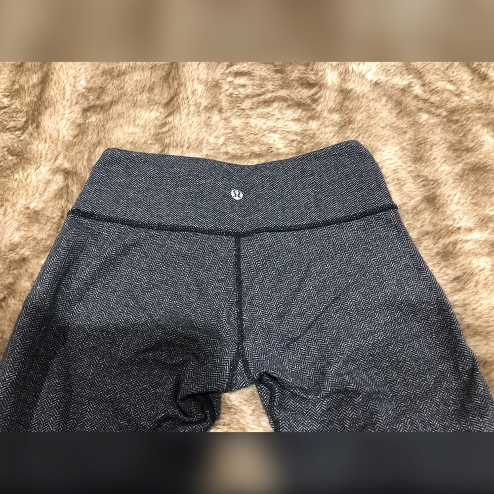 Lululemon herringbone wunder under low rise - Picture 2 of 3